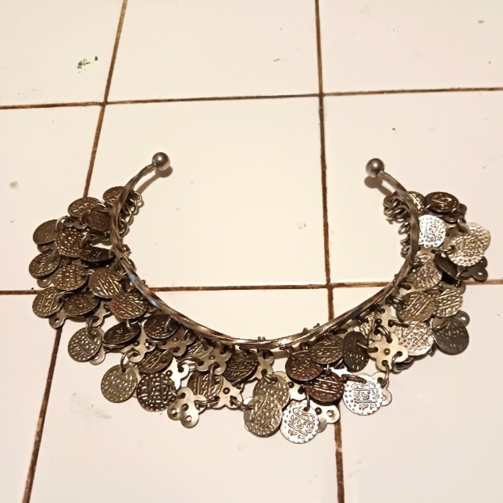 Vintage Exotic choker one size. Designer unknown